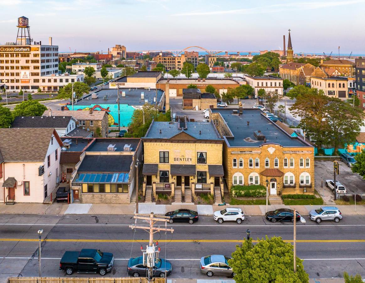 Вилла Bus Stop Sally In Historic Walker'S Point Mke Милуоки Экстерьер фото